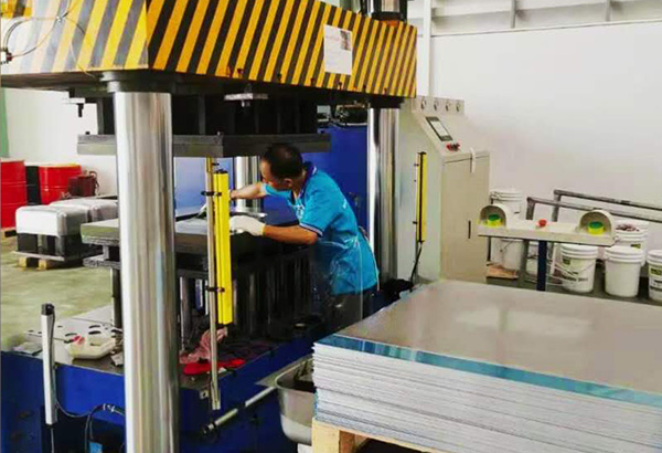 廚房不銹鋼水槽廠家