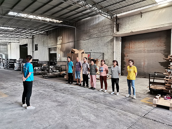 生產不銹鋼洗菜盆廠家包裝部